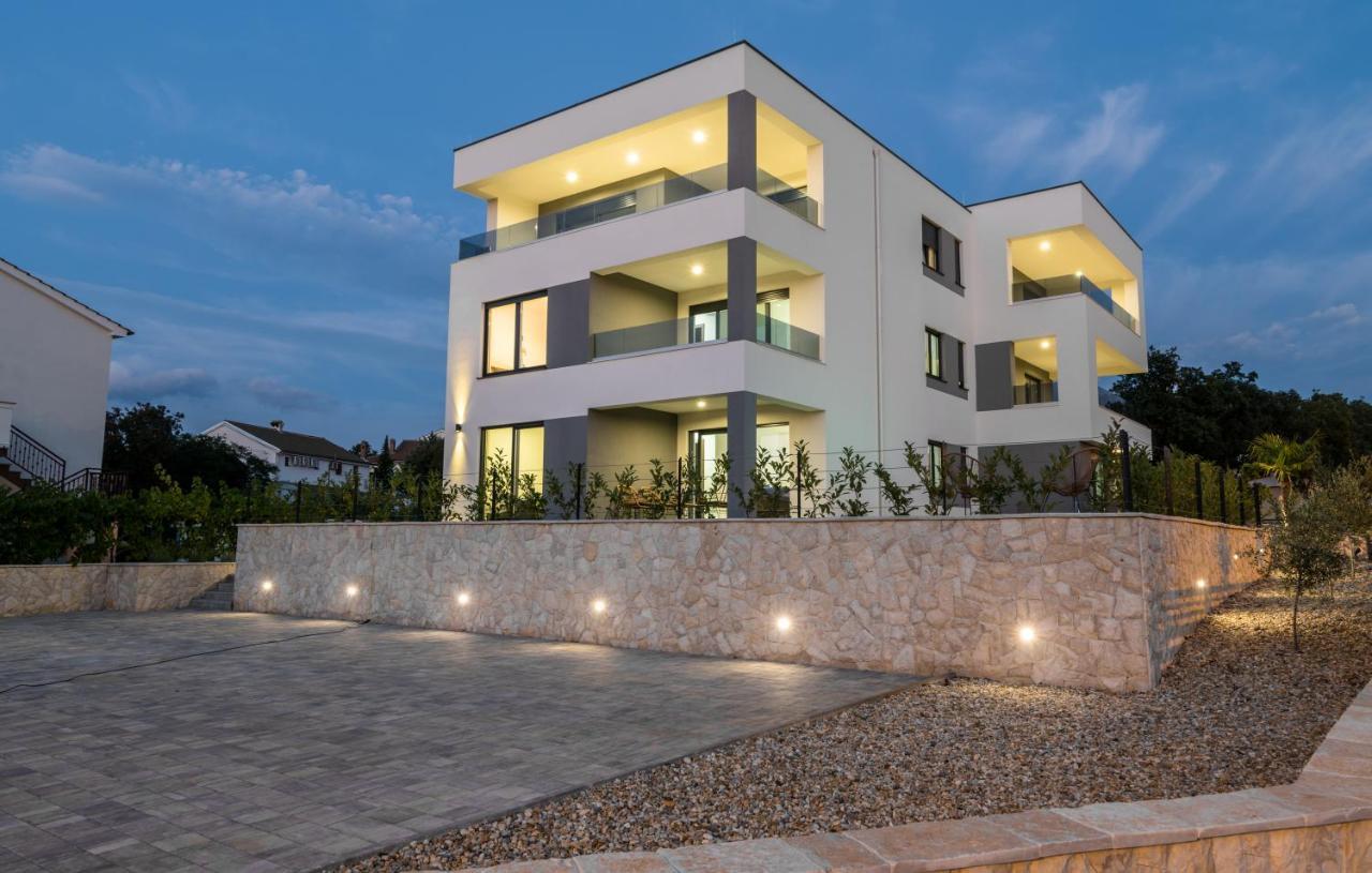 Vila Stemark Njivice Bagian luar foto