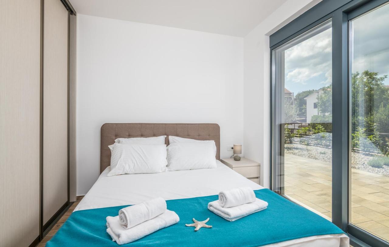 Vila Stemark Njivice Bagian luar foto