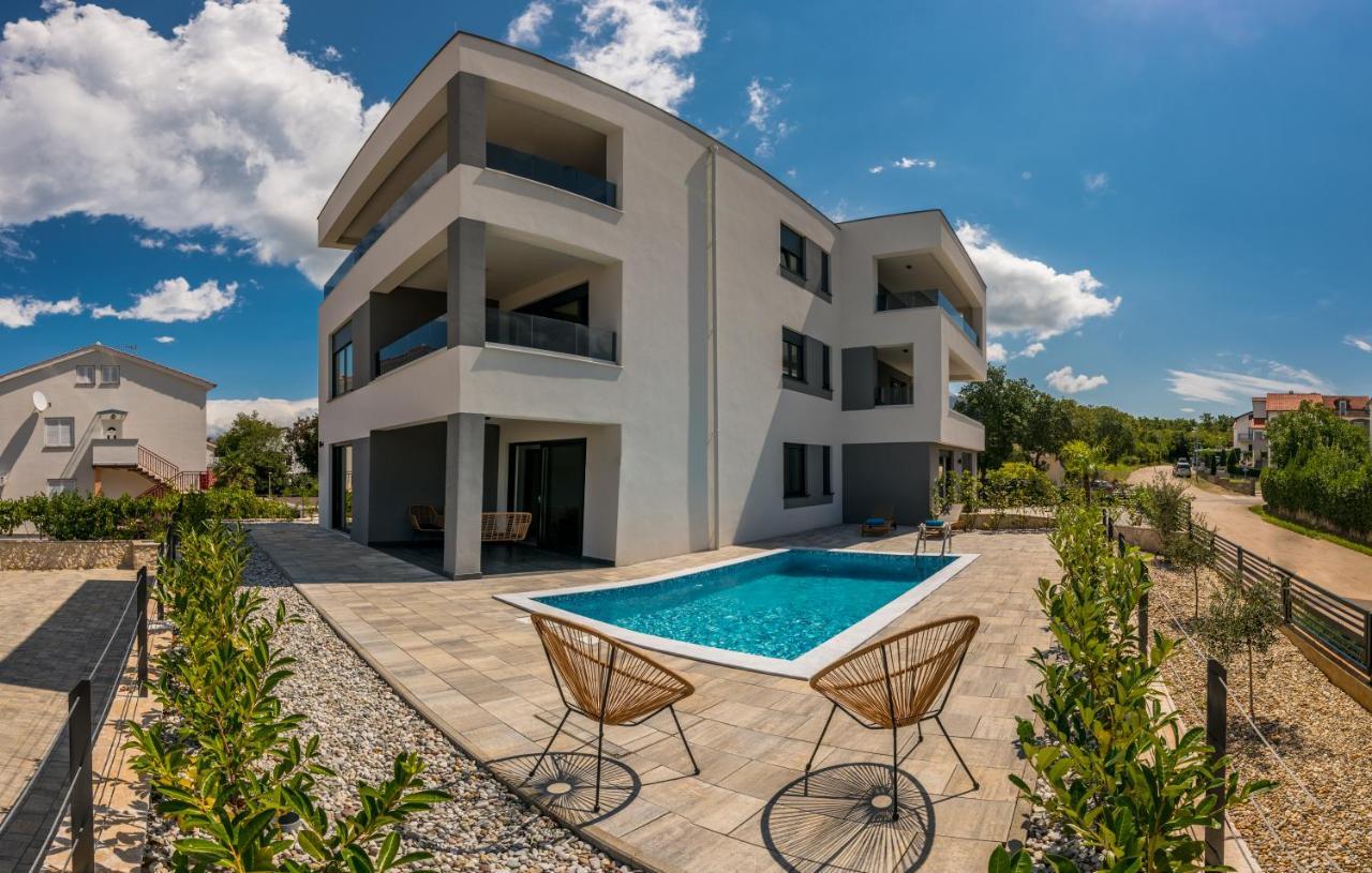 Vila Stemark Njivice Bagian luar foto