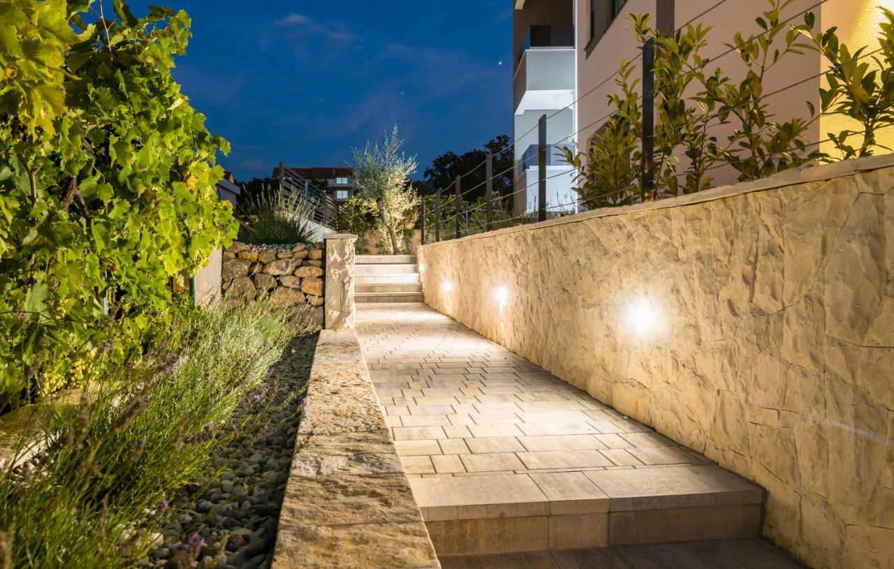 Vila Stemark Njivice Bagian luar foto